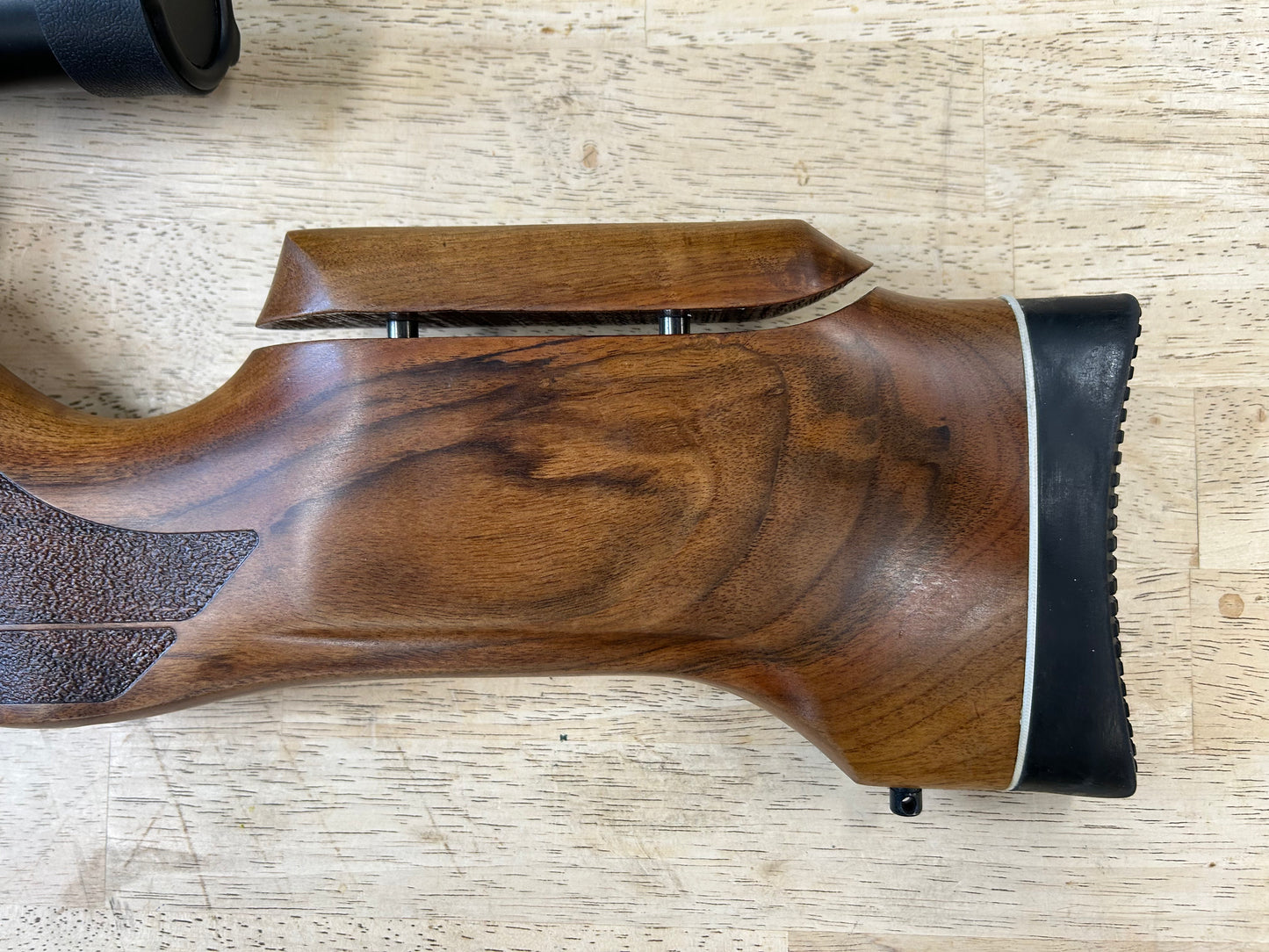 BENJAMIN KRATOS .22 EXCELLENT CONDITION W/RICHTER 6-24X50 AO SCOPE