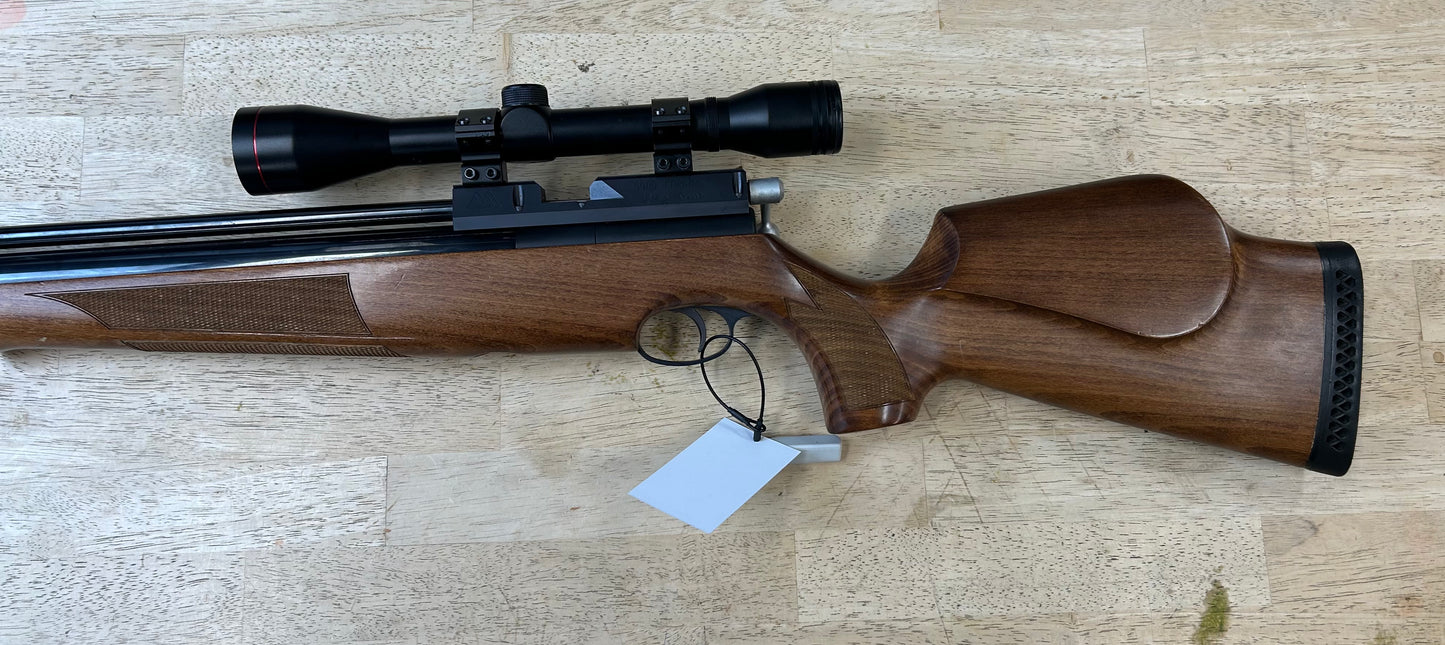 AIR ARMS S400 .177 VERY GOOD CONDITION W/SCOPE